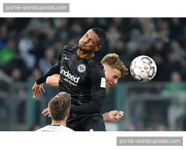 即时:弗赖堡后卫红牌下场,多特蒙德获得点球 即时:弗赖堡后卫红牌下场,多特蒙德获得点球