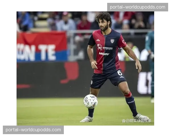 即时：卡利亚里对阵恩波利，主队后卫因危险动作被直接红牌罚下